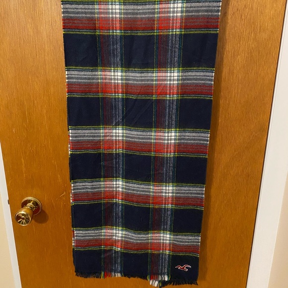Hollister Plaid Scarf - Picture 1 of 2